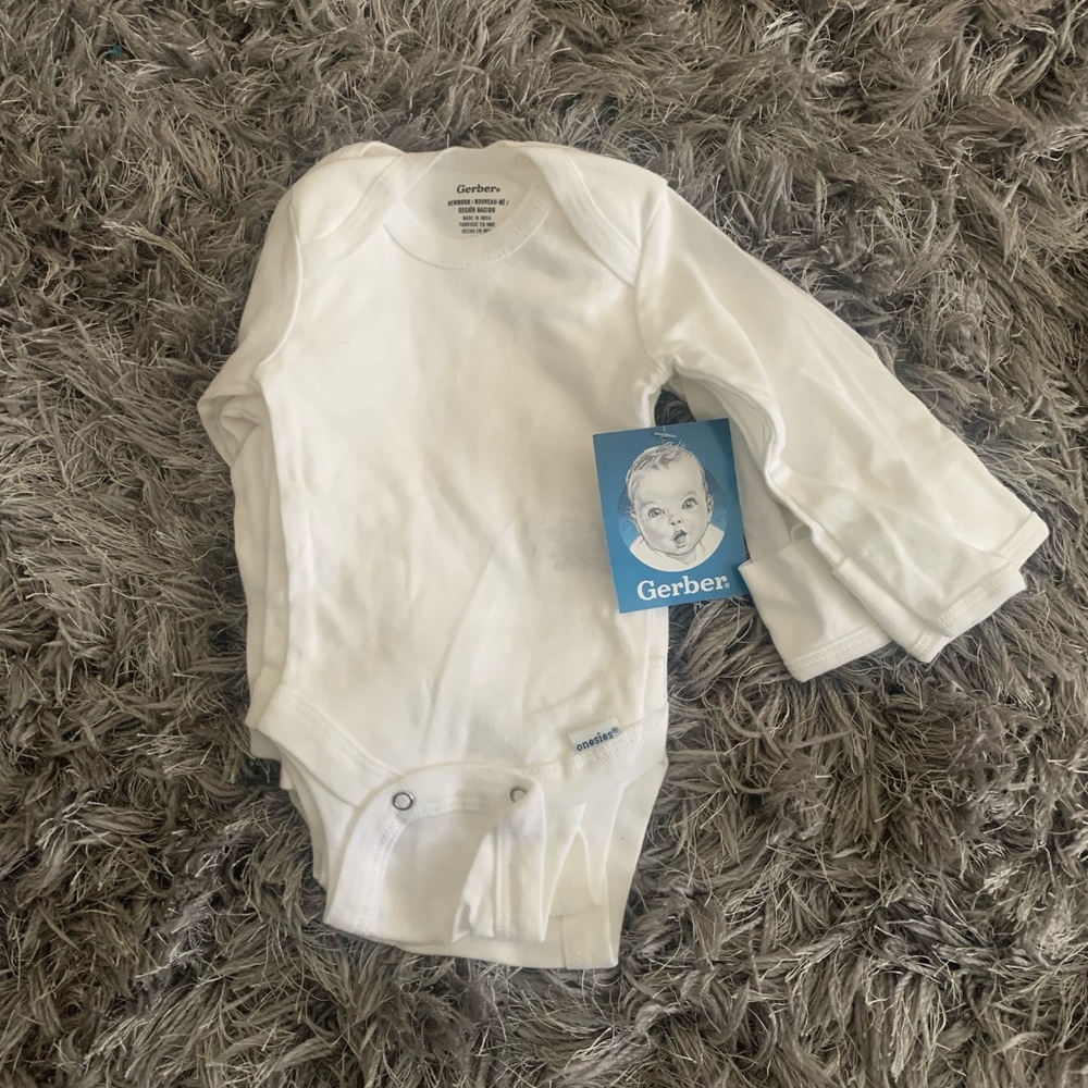 Gerber Newborn Onesies 6 Pack White Long Sleeve Baby Bodysuits NWT Brand New